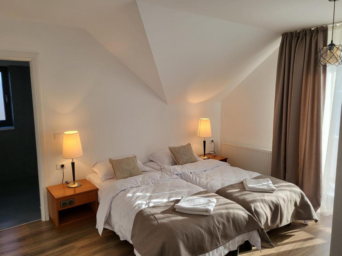 Eco Familia Hotel Pojoga Eksteriør billede