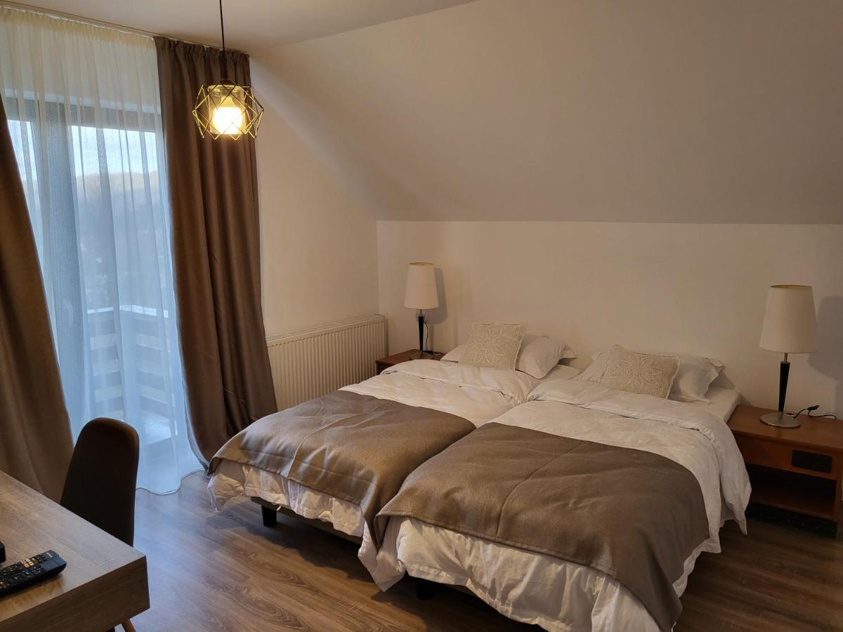 Eco Familia Hotel Pojoga Eksteriør billede