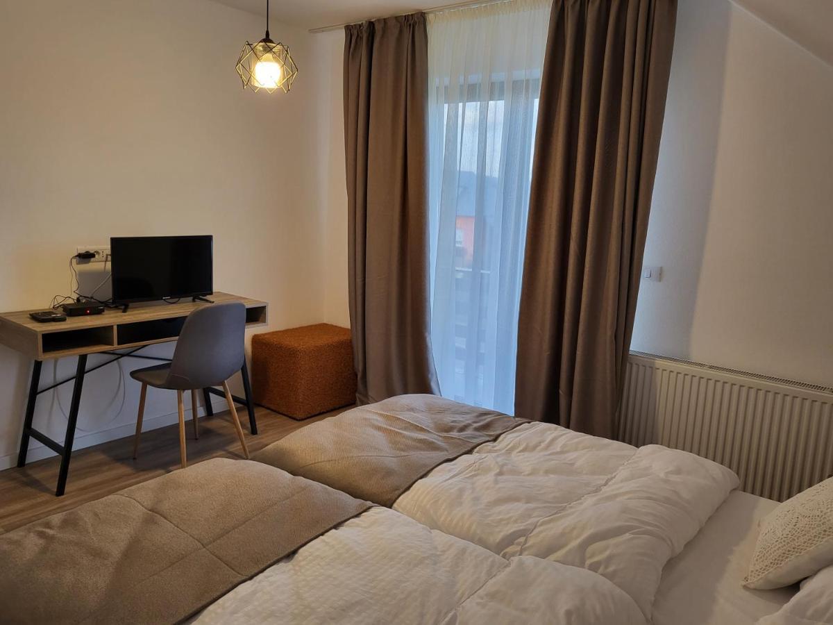 Eco Familia Hotel Pojoga Eksteriør billede