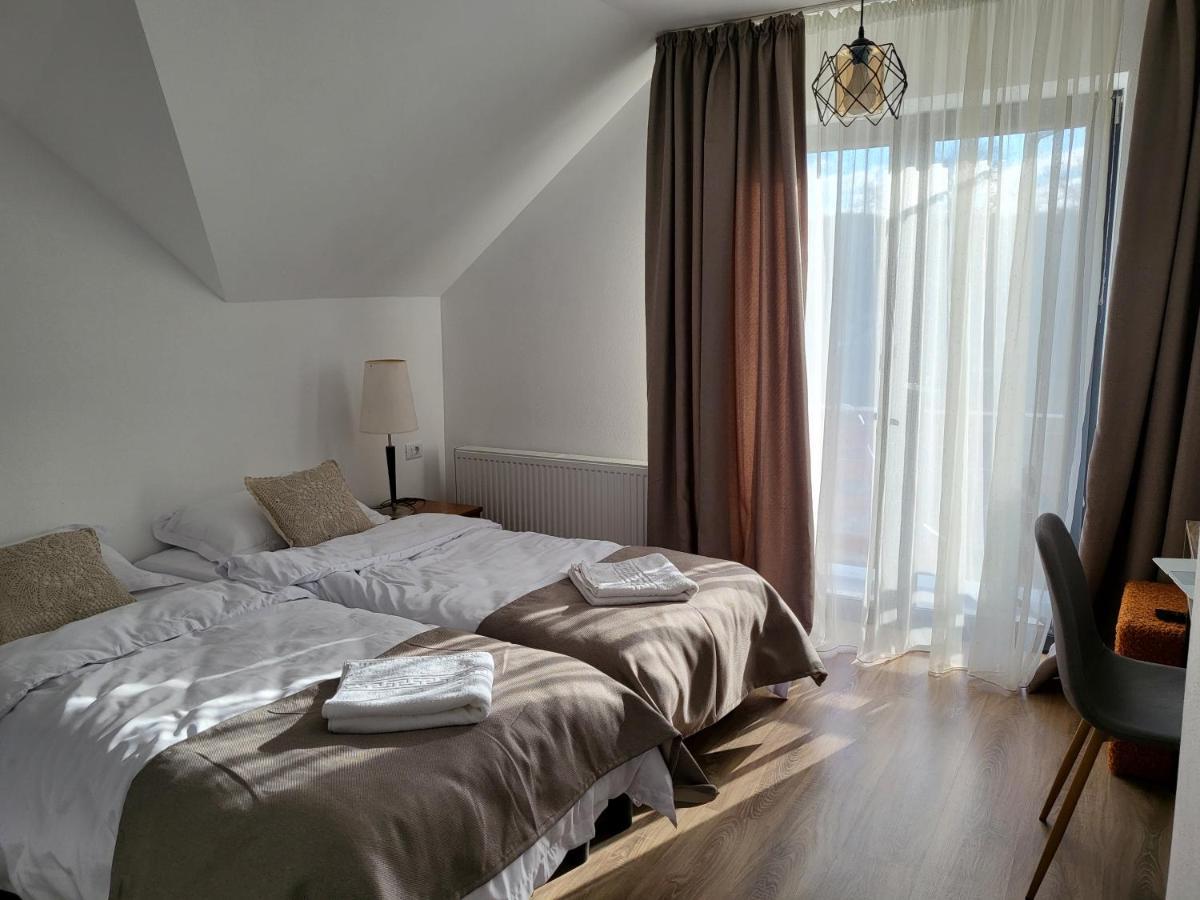 Eco Familia Hotel Pojoga Eksteriør billede