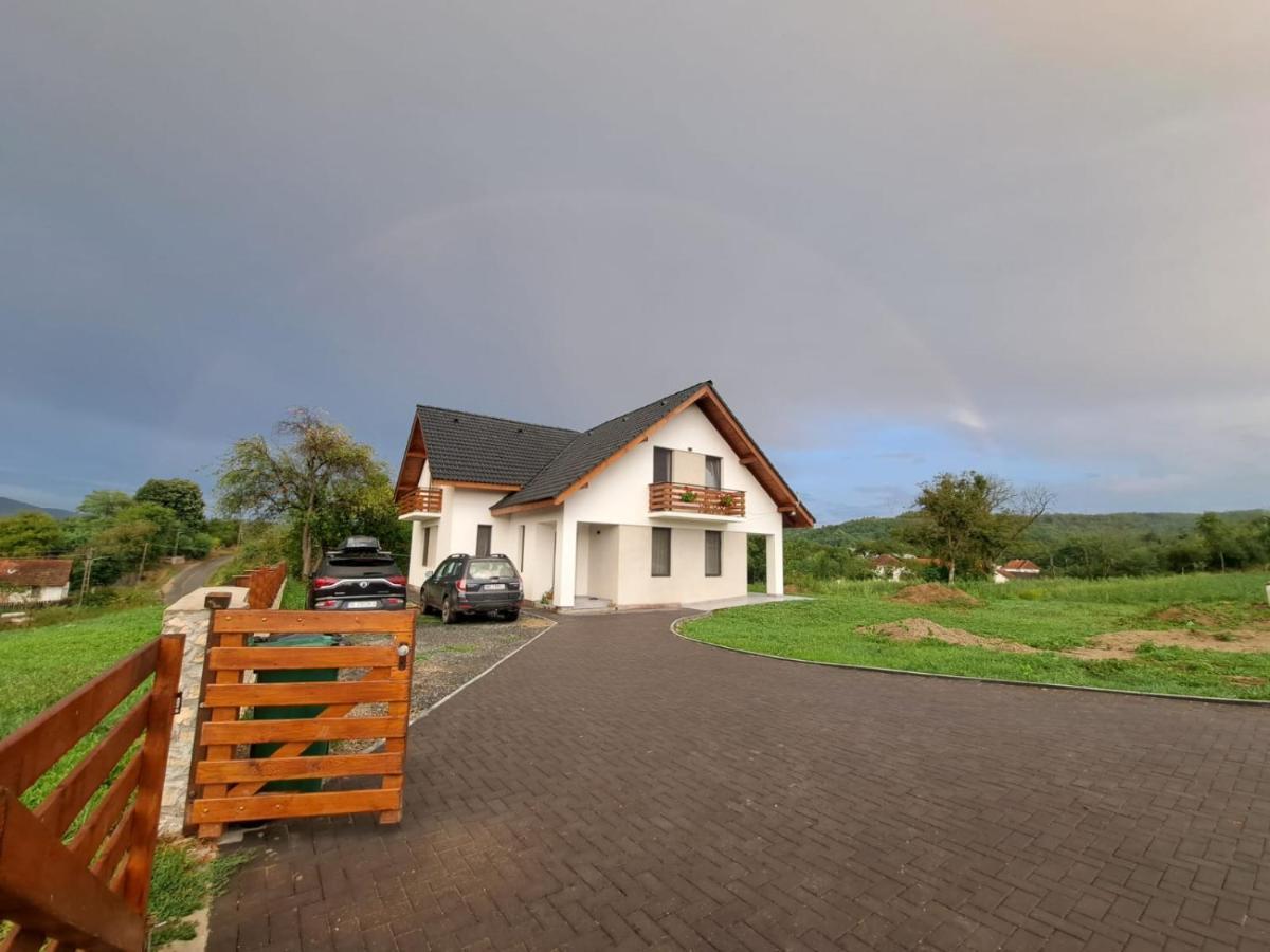 Eco Familia Hotel Pojoga Eksteriør billede